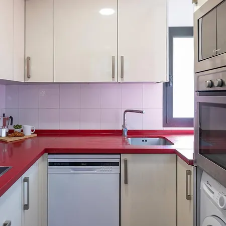 Great 3 Bedroom With Terrace In Golden Mile