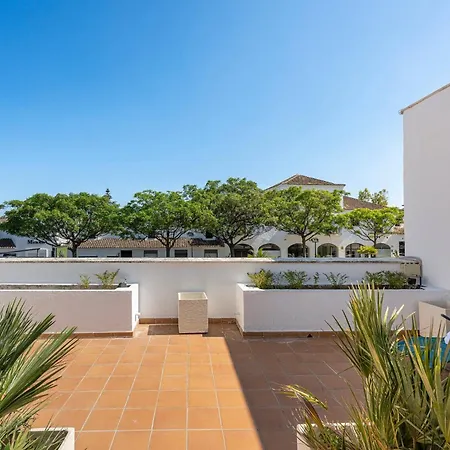 Great 3 Bedroom With Terrace In Golden Mile * Marbella