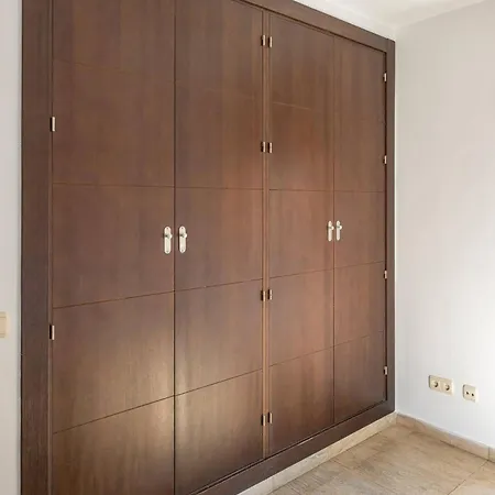 Great 3 Bedroom With Terrace In Golden Mile