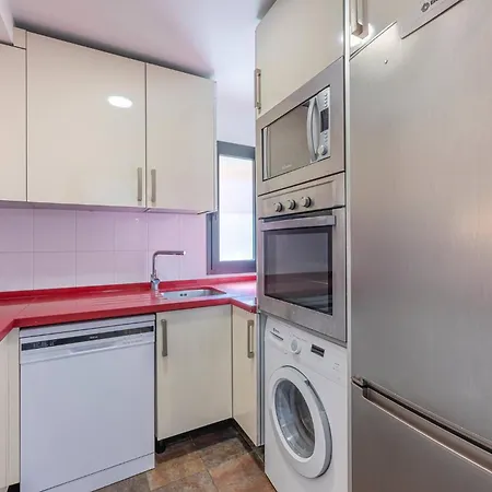 Great 3 Bedroom With Terrace In Golden Mile *