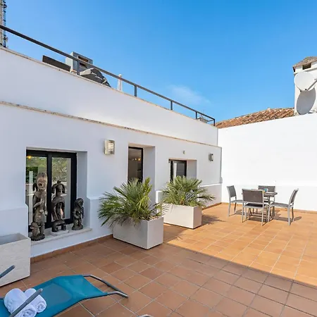 Great 3 Bedroom With Terrace In Golden Mile Apartament