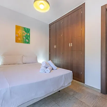 Great 3 Bedroom With Terrace In Golden Mile * Marbella