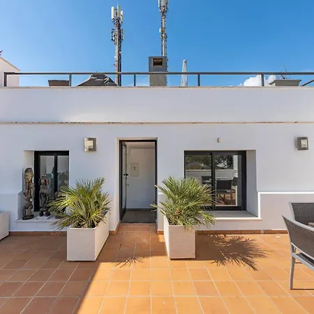 Apartment Great 3 Bedroom With Terrace In Golden Mile
