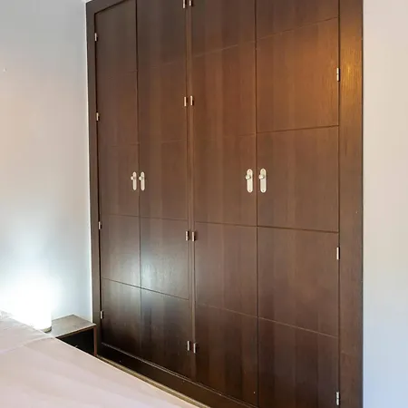 Great 3 Bedroom With Terrace In Golden Mile Apartment *