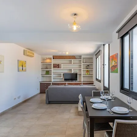 Great 3 Bedroom With Terrace In Golden Mile *