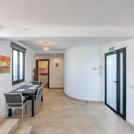 Great 3 Bedroom With Terrace In Golden Mile