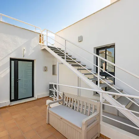 Great 3 Bedroom With Terrace In Golden Mile Apartment *