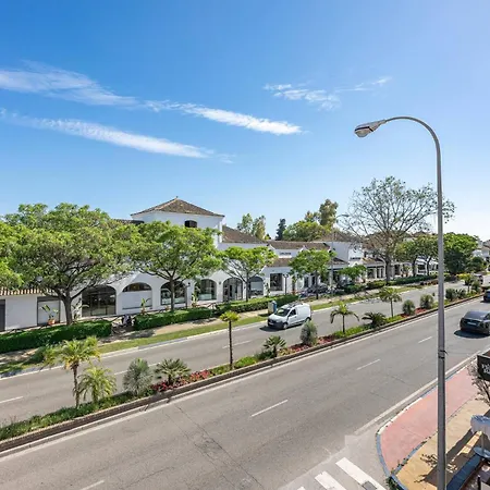 Great 3 Bedroom With Terrace In Golden Mile Apartment