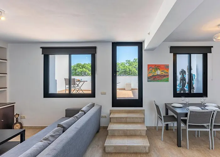 Great 3 Bedroom With Terrace In Golden Mile Marbella