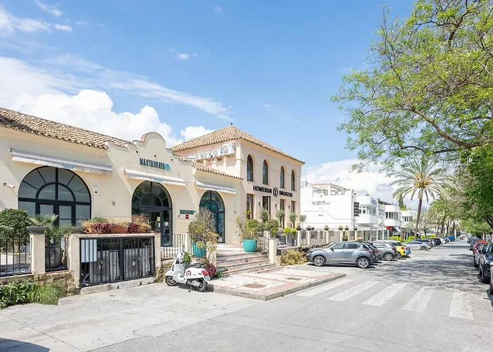 Great 3 Bedroom With Terrace In Golden Mile