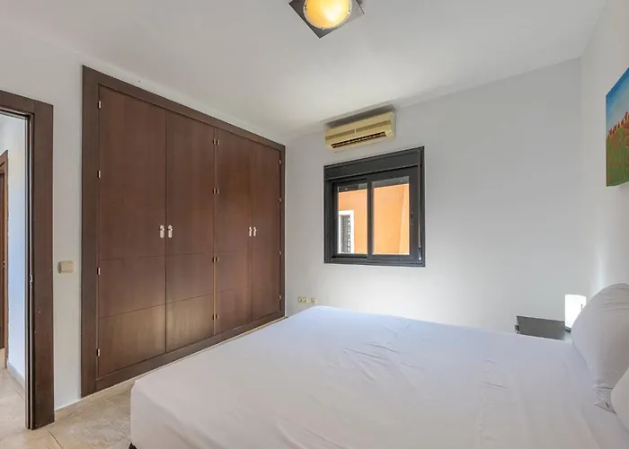 شقة Great 3 Bedroom With Terrace In Golden Mile *