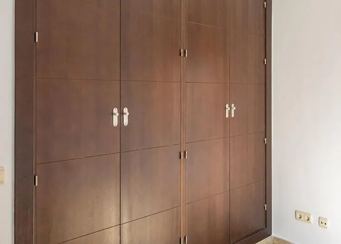 Great 3 Bedroom With Terrace In Golden Mile