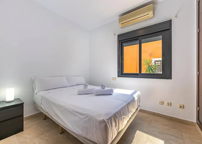 شقة Great 3 Bedroom With Terrace In Golden Mile *