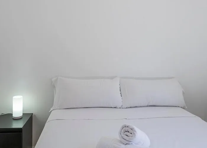 Great 3 Bedroom With Terrace In Golden Mile