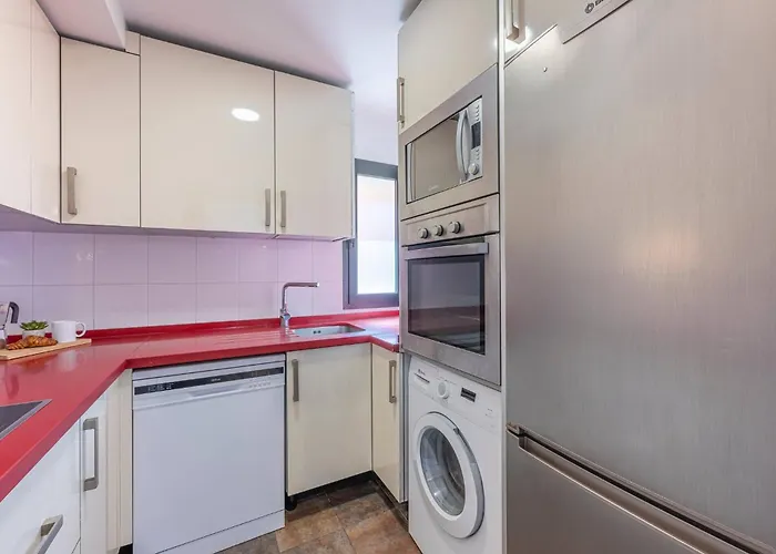 Great 3 Bedroom With Terrace In Golden Mile *