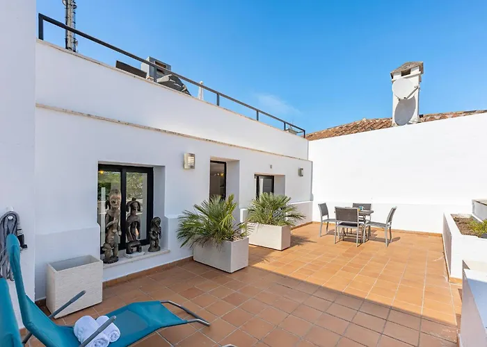 Great 3 Bedroom With Terrace In Golden Mile Apartment