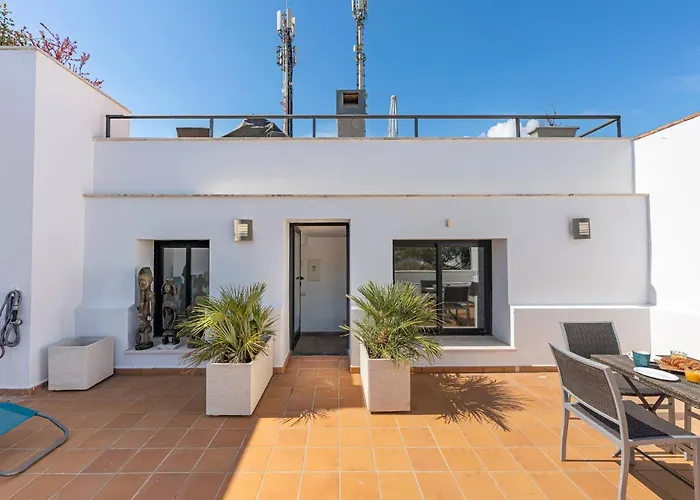 Apartment Great 3 Bedroom With Terrace In Golden Mile