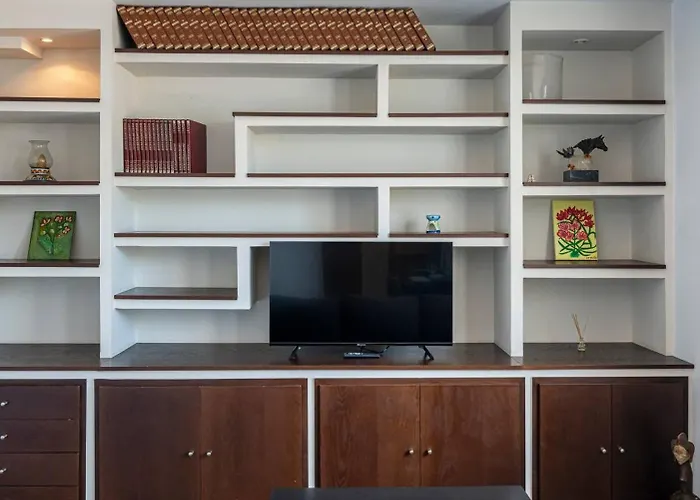 Great 3 Bedroom With Terrace In Golden Mile