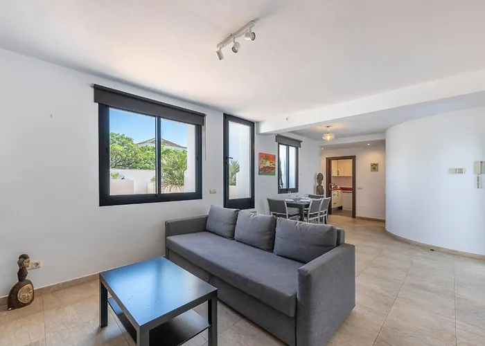 Great 3 Bedroom With Terrace In Golden Mile Apartment *