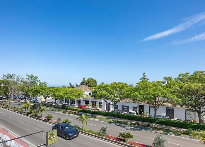 Great 3 Bedroom With Terrace In Golden Mile