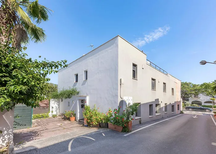 Apartment Great 3 Bedroom With Terrace In Golden Mile