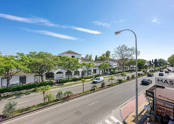 Great 3 Bedroom With Terrace In Golden Mile Apartment