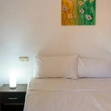 Great 3 Bedroom With Terrace In Golden Mile Apartment Marbella