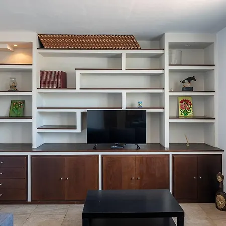 Great 3 Bedroom With Terrace In Golden Mile